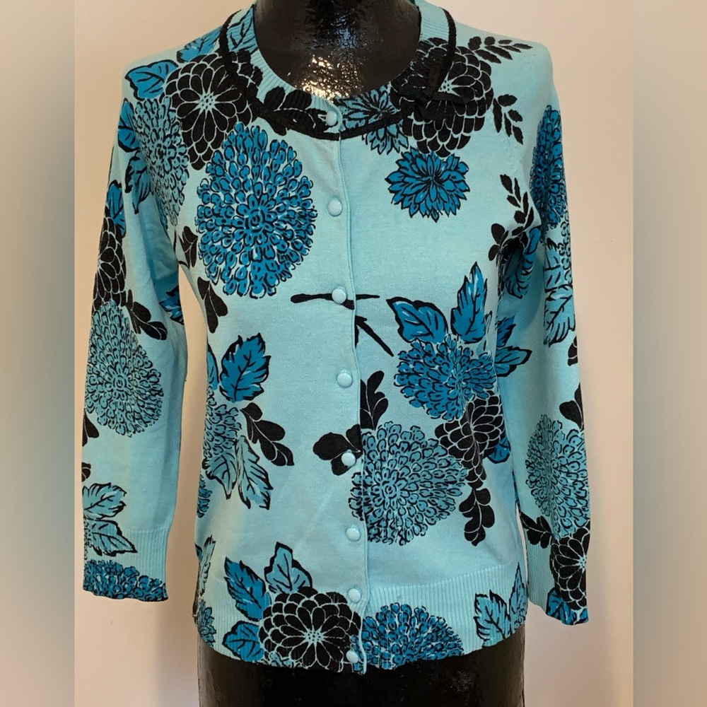 Floral Patterned Women's Silk Blend Cardigan Sweater. Shades of blue and black.